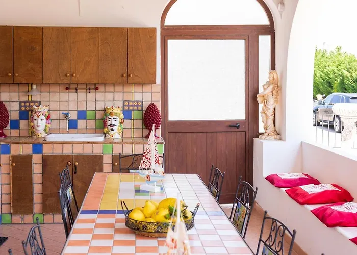 Loretta ليباري