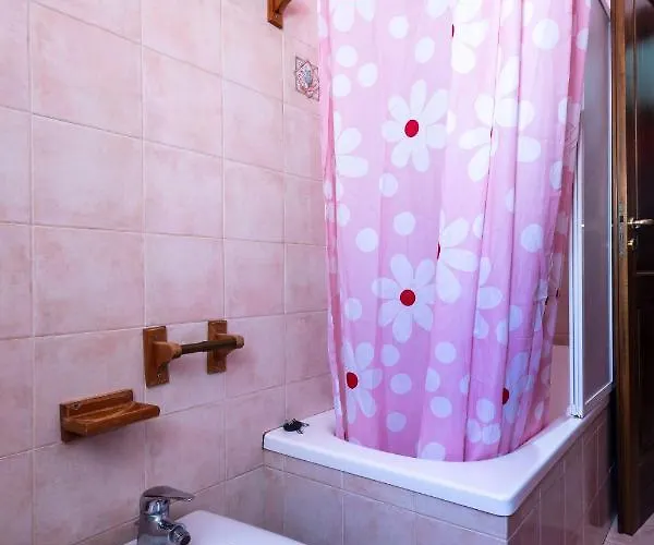 Loretta Holiday home